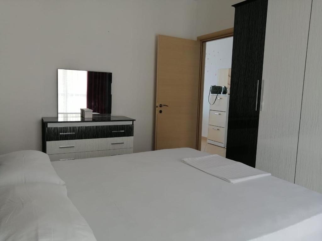 Bilal Golemi Sea View Apartment